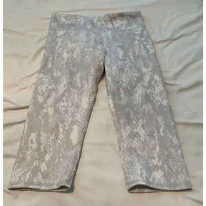 Women's Alo White and Gray Snake Print Leggings - Size x-Small